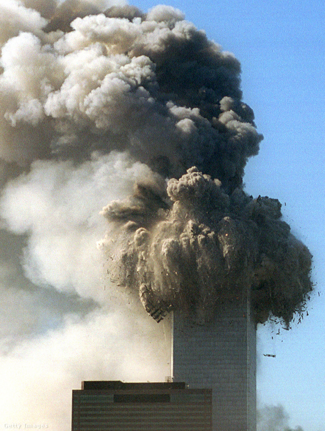 Leomlanak a World Trade Center felsőbb szintjei