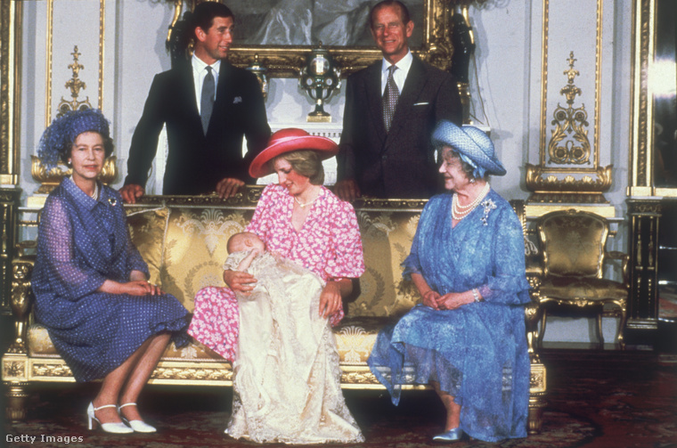 Ez a felvétel nem sokkal azt követően készült, hogy megszületett Károly herceg és Diana hercegnő első közös gyermeke, Vilmos