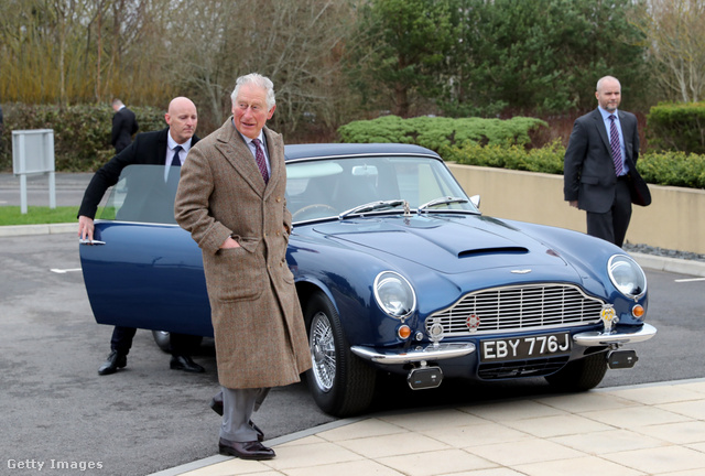 A walesi herceg és kedvenc Aston Martinja.