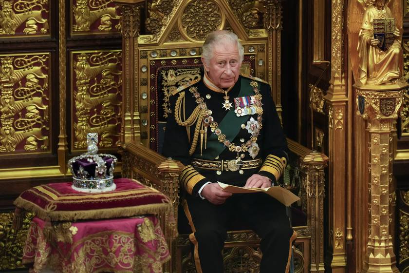 Károly király 2022 májusában a Parlament állami megnyitóján Londonban.