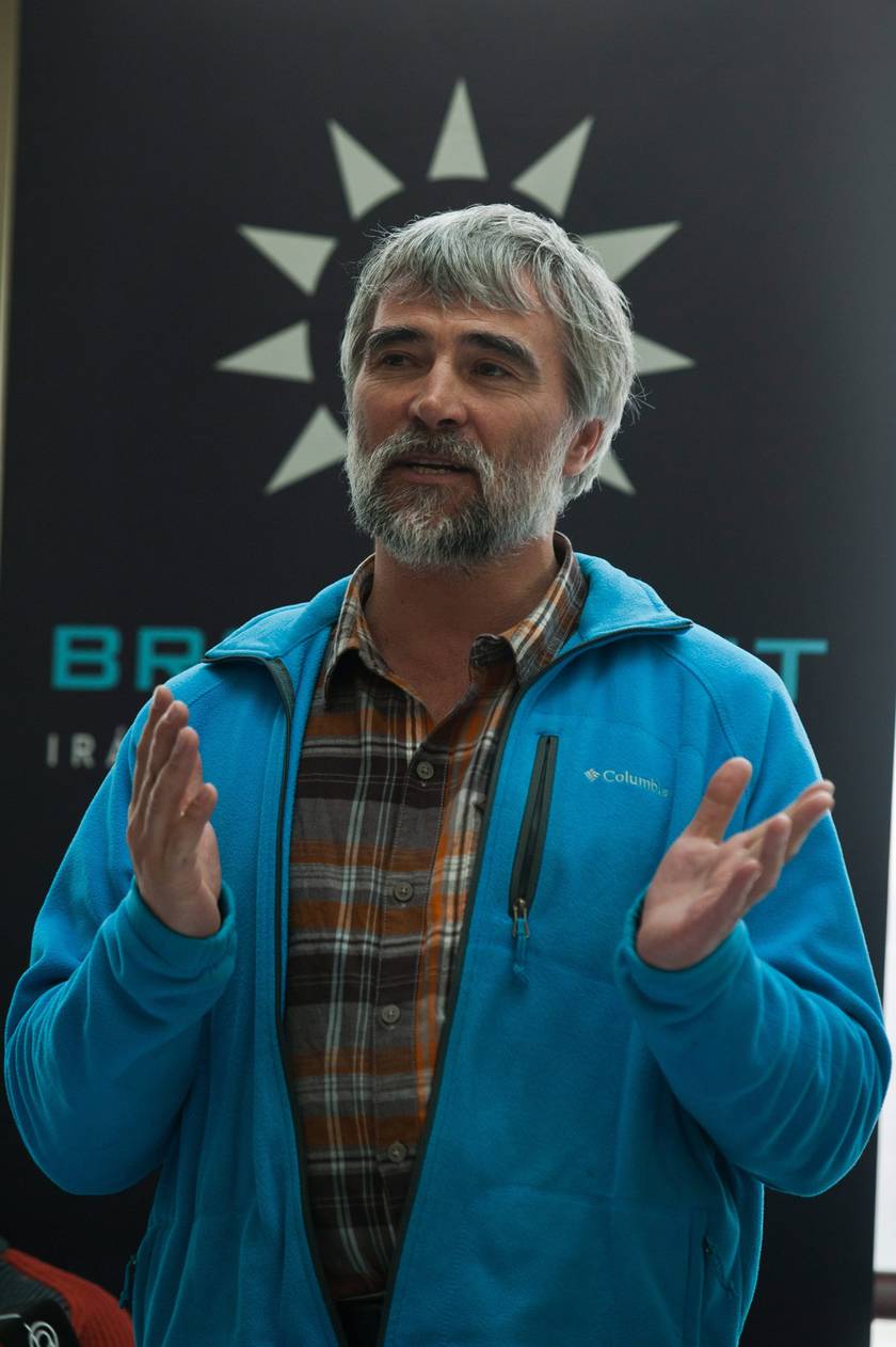 Erőss Zsolt a budapesti Nemzeti Színházban tartott sajtótájékoztatón 2013. március 26-án, egy nappal az expedíció indulása előtt.