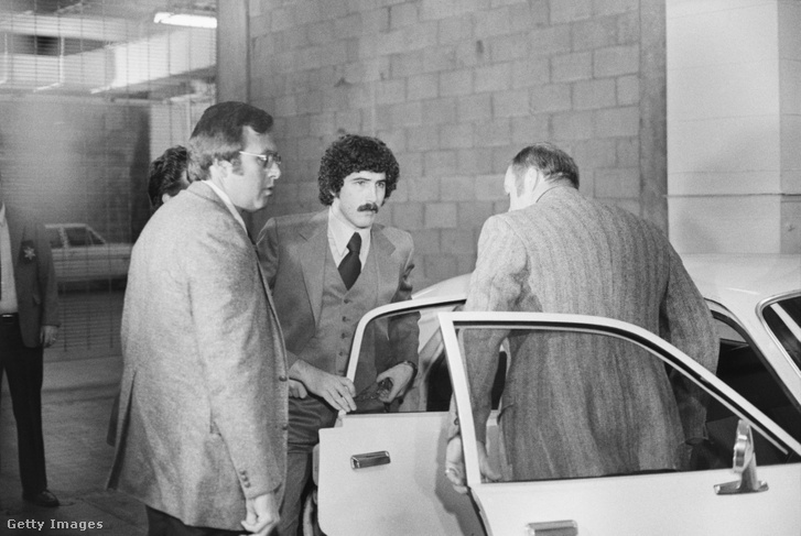 Kenneth Bianchi megérkezik a bíróság épületéhez 1979. november 22-én