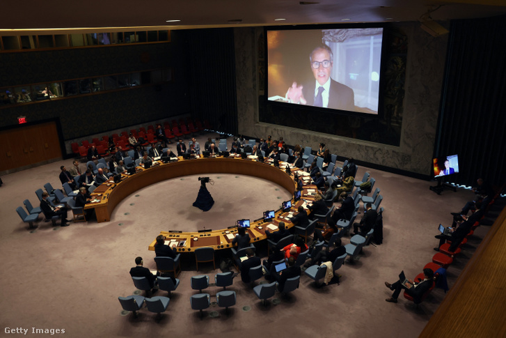 Az ENSZ Biztonsági Tanácsának tagjai a zaporizzsjai atomerőműben kialakult helyzettel foglalkozó ülésen az Egyesült Nemzetek Szervezetének központjában 2022. szeptember 6-án New Yorkban