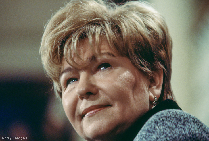 Naina Jelcina 1997. november 15-én