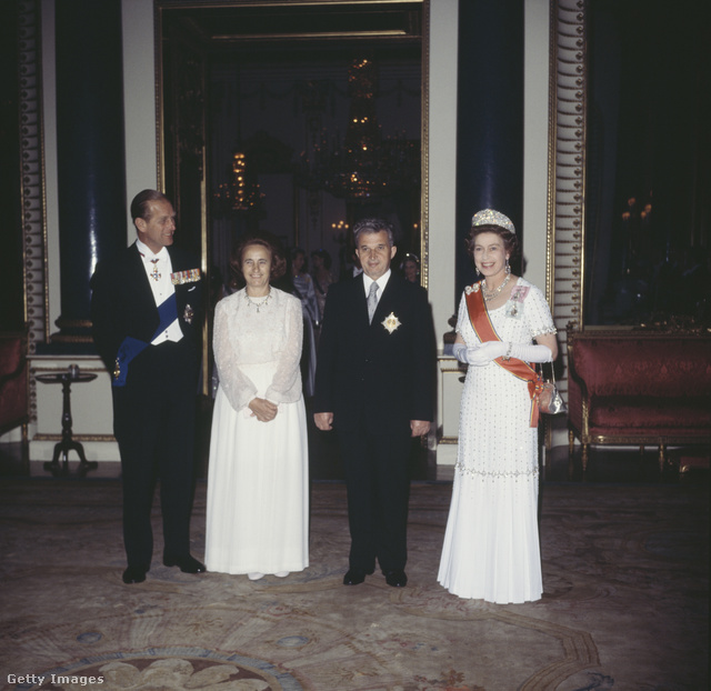 Fülöp herceg, Elena és Nicolae Ceaușescu és Erzsébet királynő a Buckingham-palotában