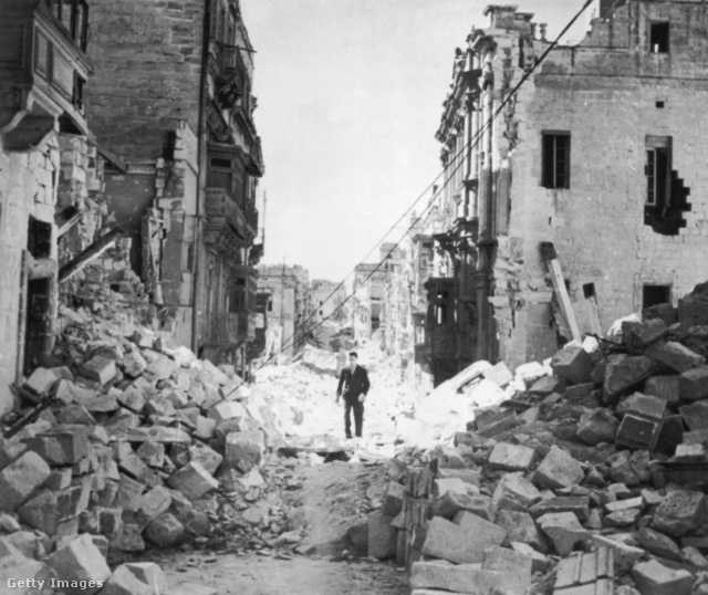 Romba döntött utca Vittoriosóban 1942-ben