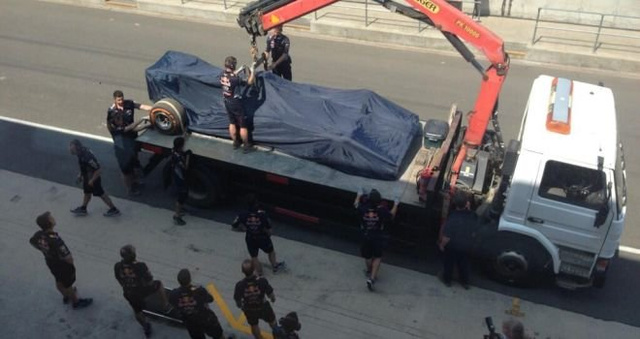 Így adta vissza Ricciardo a Red Bull-kocsit