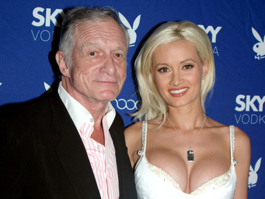 Hugh Hefner veszélyes dolgot használt síkosítóként, rettegtek a fertőzésektől a Playboy-villa lányai