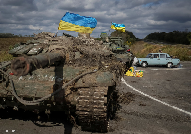 Elfogott orosz tankok Izjum közelében 2022. szeptember 19-én