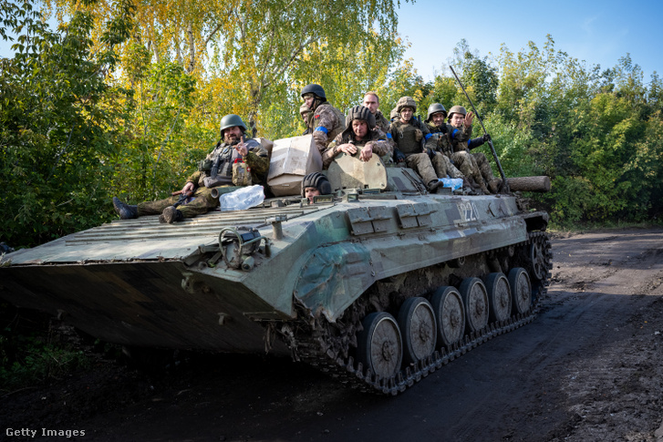 Ukrán katonák a 2022. szeptember 30-án Kupianszkban, Ukrajnában