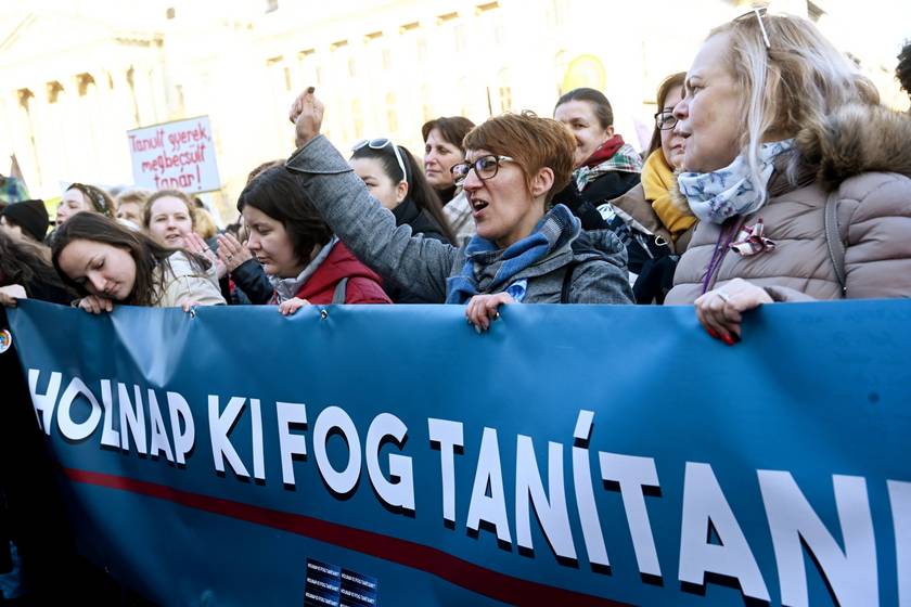 Pedagógusok demonstrációja Budapesten 2022. március 19-én.