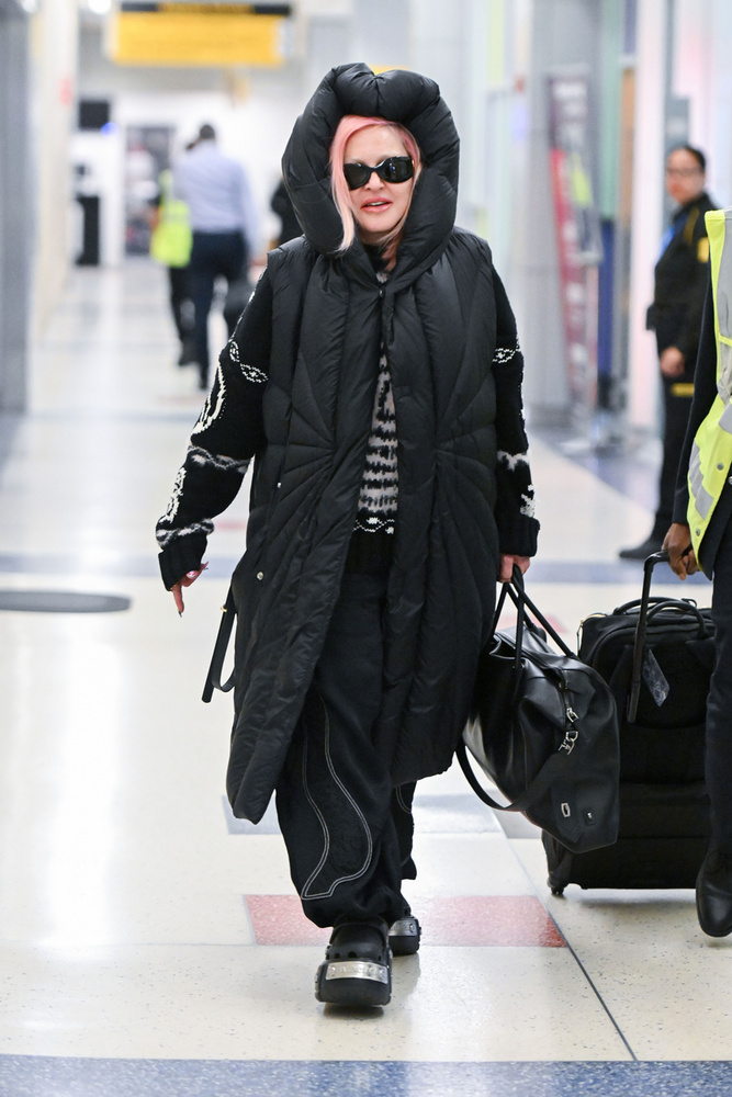 Madonnát nemrég a New York JFK reptéren kapták lencsevégre