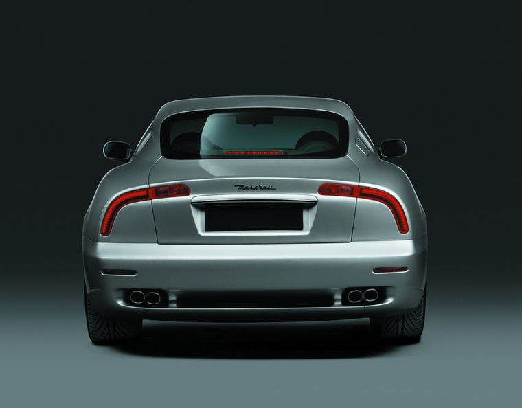 A hátsó lámpáit például azóta is próbálja valahogy megidézni a Maserati.