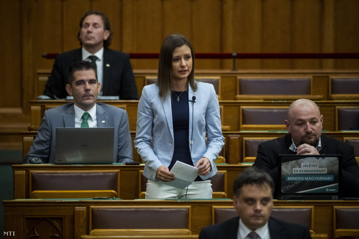 Dúró Dóra, a Mi Hazánk képviselője napirend előtt felszólal az Országgyűlés plenáris ülésén 2022. október 10-én