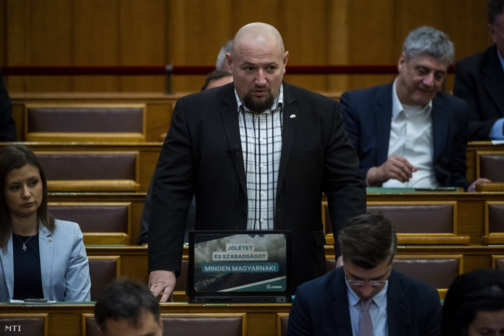 Ander Balázs, a Jobbik képviselője napirend előtt felszólal az Országgyűlés plenáris ülésén 2022. október 10-én
