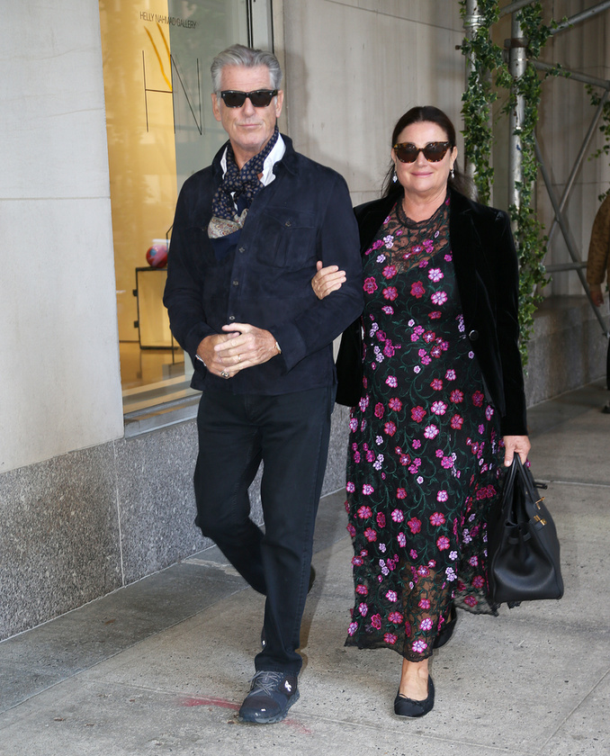 Pierce Brosnan és felesége, Keely Smith egy romantikus ebédre ruccant ki New Yorkba