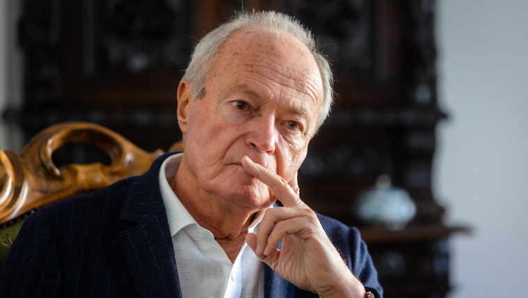 Medgyessy Péter üzent Magyar Péternek: A kormányzásra több energiát kéne fordítani, mint a facebookozásra