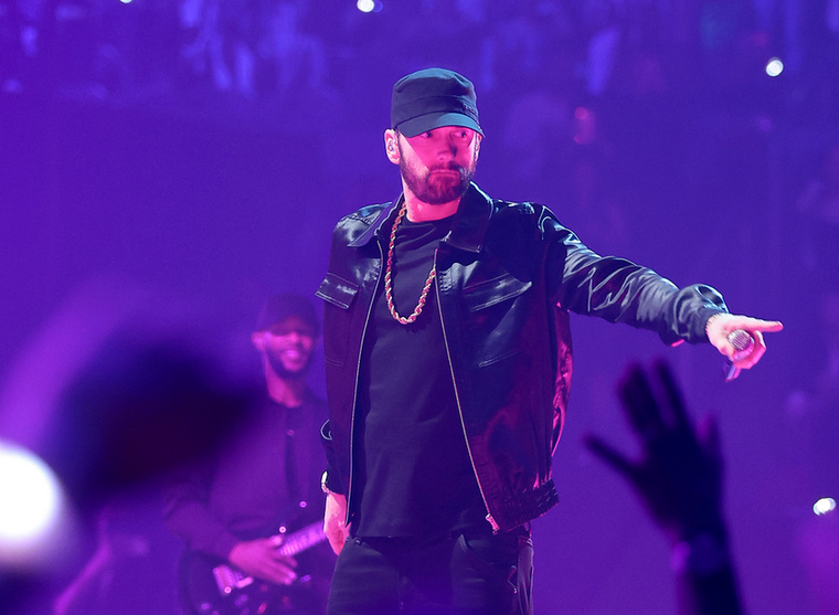 EminemA rapper azzal döntött rekordot, hogy 2013-as Rap God című dala a valaha volt legtöbb szót tartalmazó sláger lett