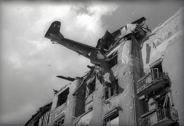 Repülőgép az Attila út 35. szám alatti házba csapódva (1945)
