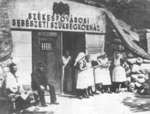 A budapesti Sziklakórház bejárata az ostrom idején
