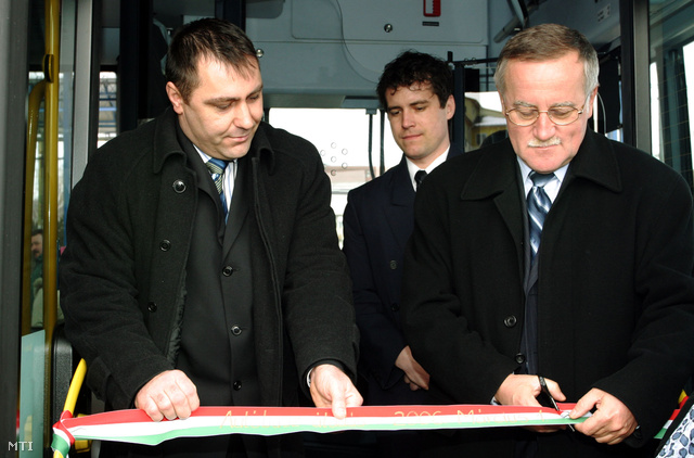 Börzsei Tibor (jobbra) 2006-ban az MVK Zrt. igazgatója, Miskolcon