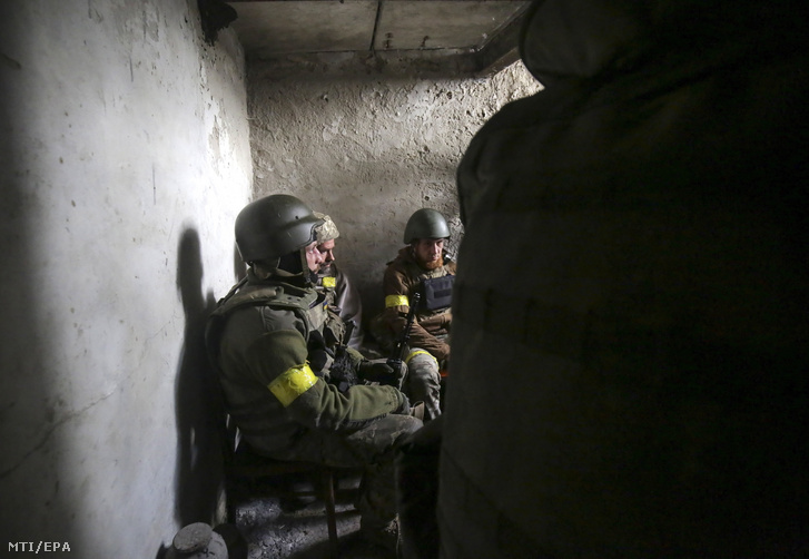 Bunkerben húzzák meg magukat az ukrán katonák
