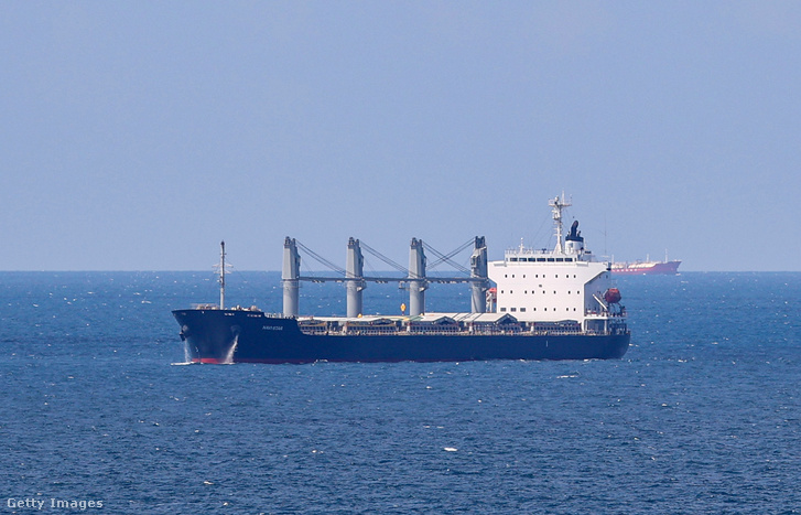 Gabonát szállító hajó a Fekete-tengeren 2022. augusztus 6-án