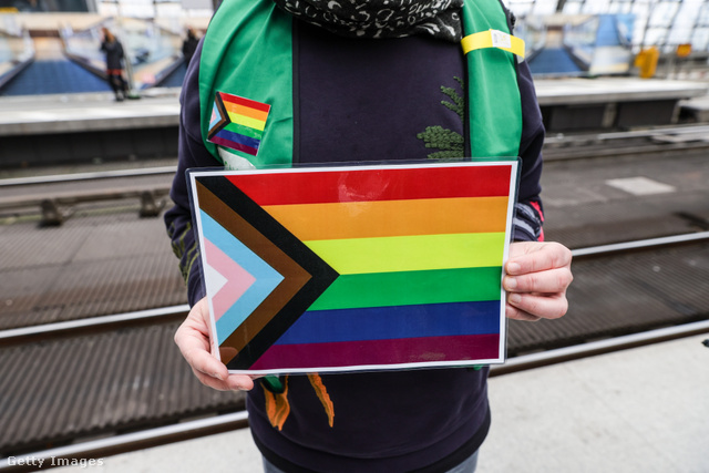 Az LMTBQ+-közösség minden részét lefedő ún. Progress Pride Flag