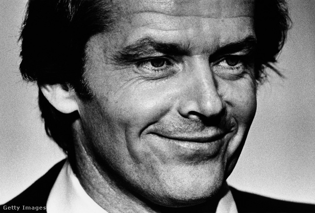 Nicholson itt olyan, amilyennek keveset látjuk: szelíden mosolygó és fiatal