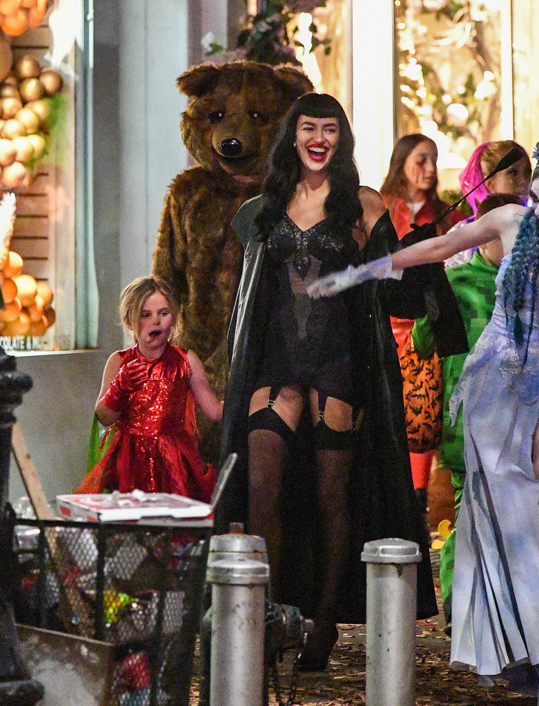Irina Shayk szintén a családjával töltötte Halloween éjszakáját