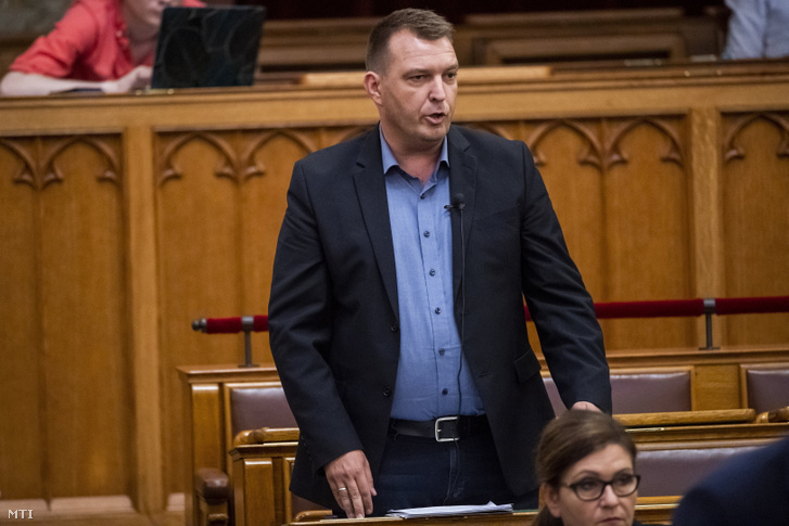 Barkóczi Balázs, a DK képviselője felszólal a Magyarország 2023. évi központi költségvetéséről szóló vitában az Országgyűlés rendkívüli plenáris ülésén 2022. június 22-én