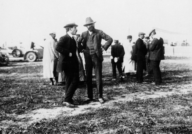 Louis Renault és Edouard Michelin, 1908-ban egy francia nagydíjon