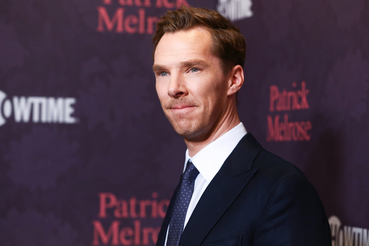 Benedict Cumberbatch annak ellenére is befutott, hogy Hollywoodban sokan furcsának tartják.
                        In fact, one person was even quoted as saying he was the "ginger weird one." That was, of course, before he got his big break on the hit BBC show Sherlock.
                        