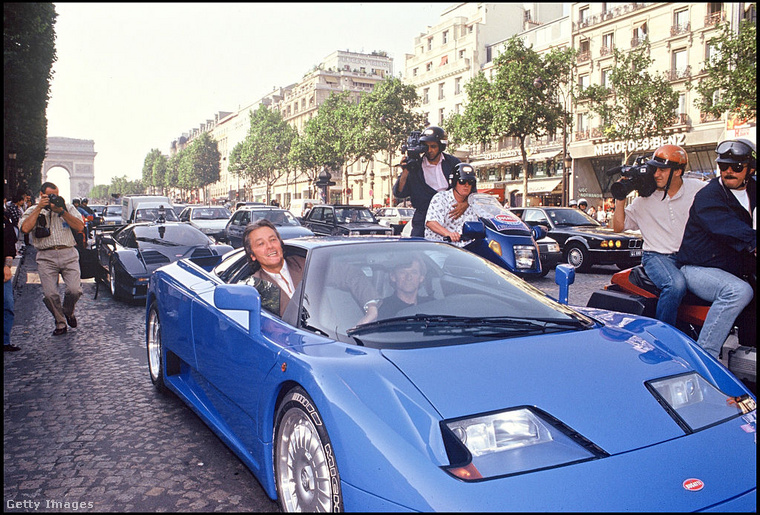 Az autók szeretete nem csupán a különleges darabokon és a versenyautóin  érződött, de amikor a Bugatti EB110-et 1991-ben bemutatták, a premierre Delont kérték meg, hogy leplezze le a modellt