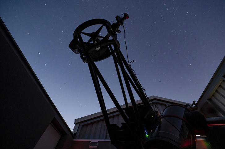 A Sülysápi Félméteres Közösségi Asztrográf a bolygófotózásra alkalmas kameraszettel és szűrőváltóval
