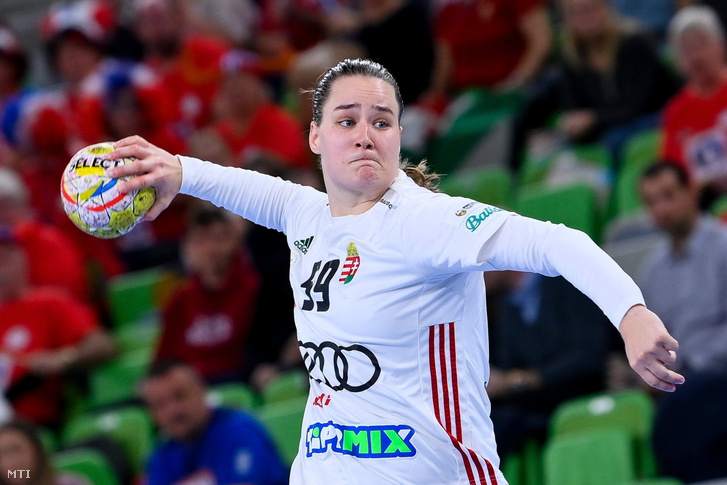Kuczora Csenge a női kézilabda Európa-bajnokság Norvégia–Magyarország-mérkőzésén a ljubljanai Stozice Arénában 2022. november 8-án