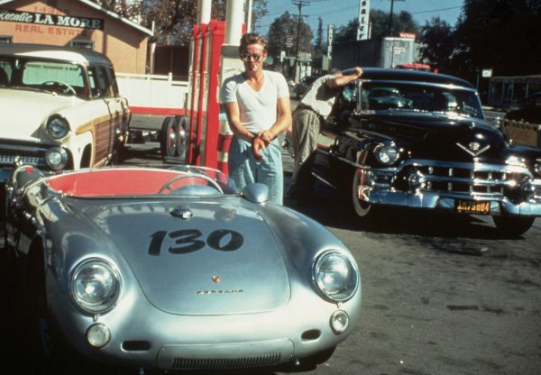 James Dean imádta a gyors kocsikat és az autóversenyeket