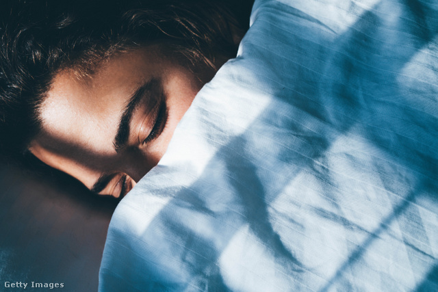 A pihentető és elegendő alvás segíti leginkább a fogyást