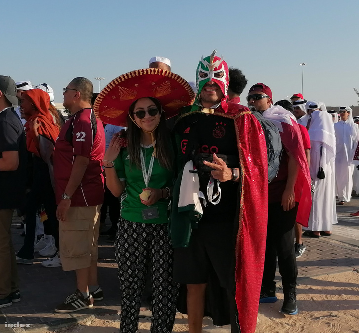 Mexikói pankrátor is érkezett a Katar–Szenegálra