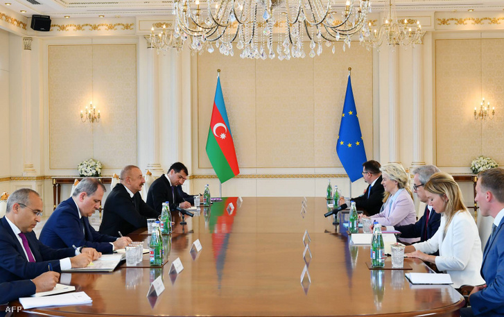 Ilham Alijev Ursula von der Leyen találkozója Bakuban 2022. július 18-án