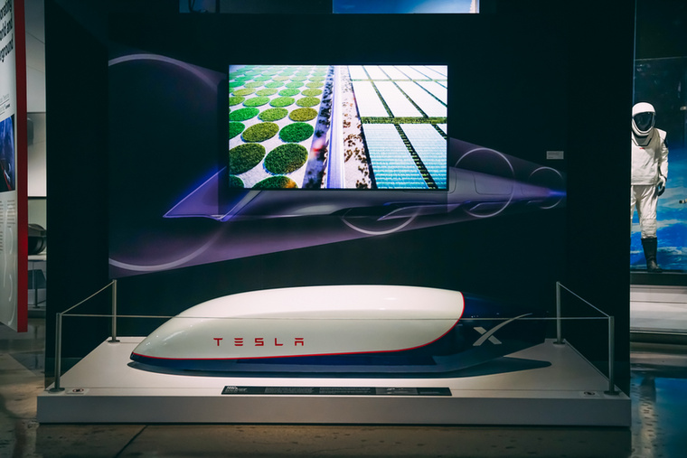 Ez a Hyperloop friss utascella modellje
