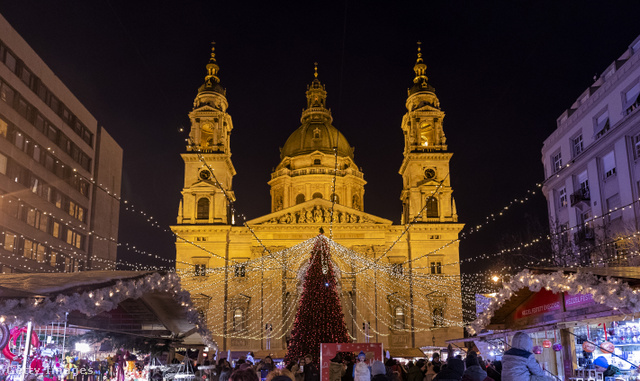 A tavalyi szavazáson a Szent István-bazilika előtti karácsonyi vásárt választották a legszebbnek