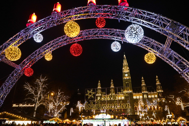 A bécsi karácsonyi vásár Magyarországról is könnyen elérhető