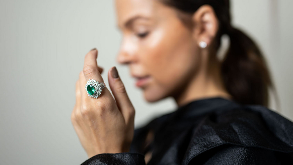Itt a luxusékszer-vásárlás új dimenziója: online gyémántüzletben nézheti ki ajándékát kedvesének