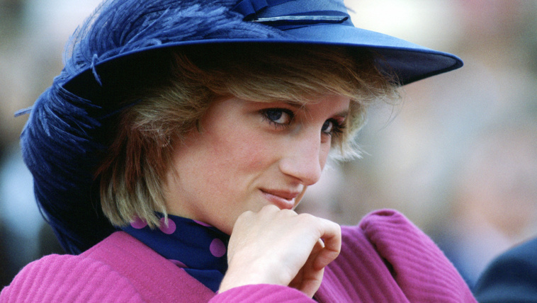 Ismét rászálltak a királyi családról szóló sorozatra, Diana hercegnét vették célba