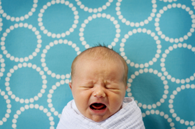 A babák még sírással kommunikálnak mindent, de a felnőtt sírásának már előnye is van