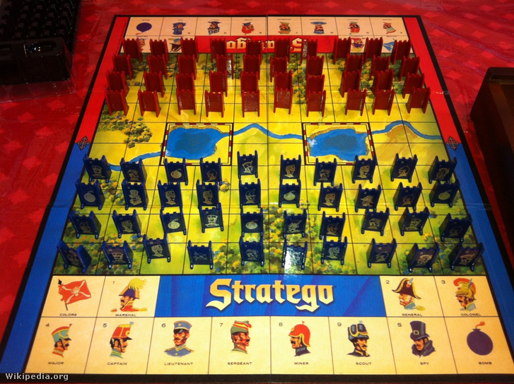 Ilyen a Stratego-tábla
