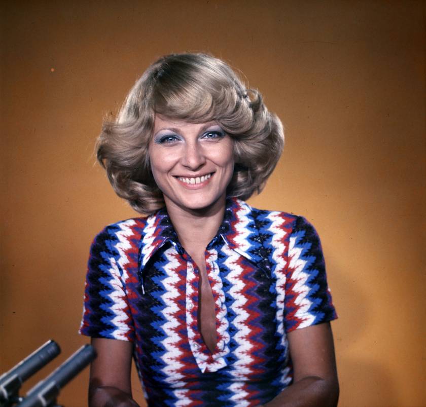 Kudlik Júlia tévébemondó 1975-ben a Magyar Televízió stúdiójában.