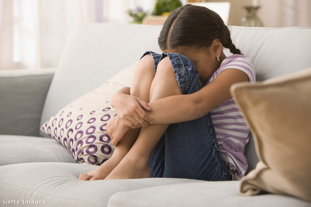 Már a 8 éves gyerekeknél is javasolt lehet figyelni a depresszió és a szorongásos zavar tüneteire