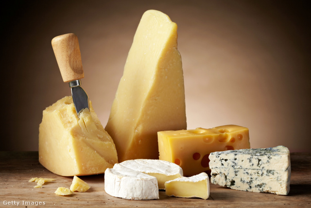 Nem csak a tej, a tejtermékek, például a sajt is okozhat függőséget